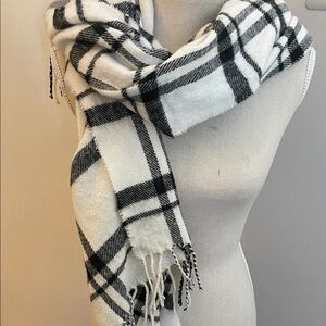 Primark Black and White Plaid Scarf